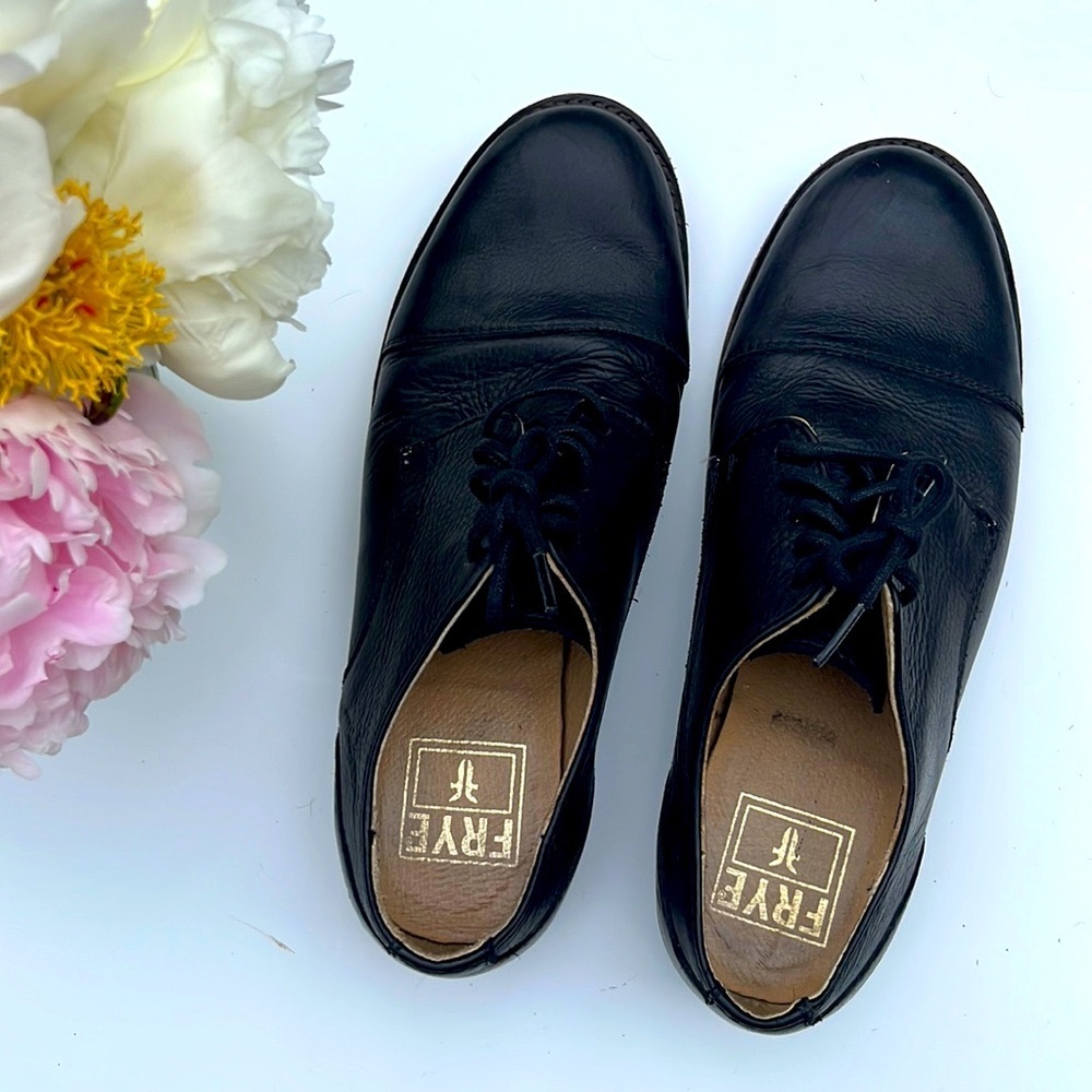 Frye Erin Oxford, size 8